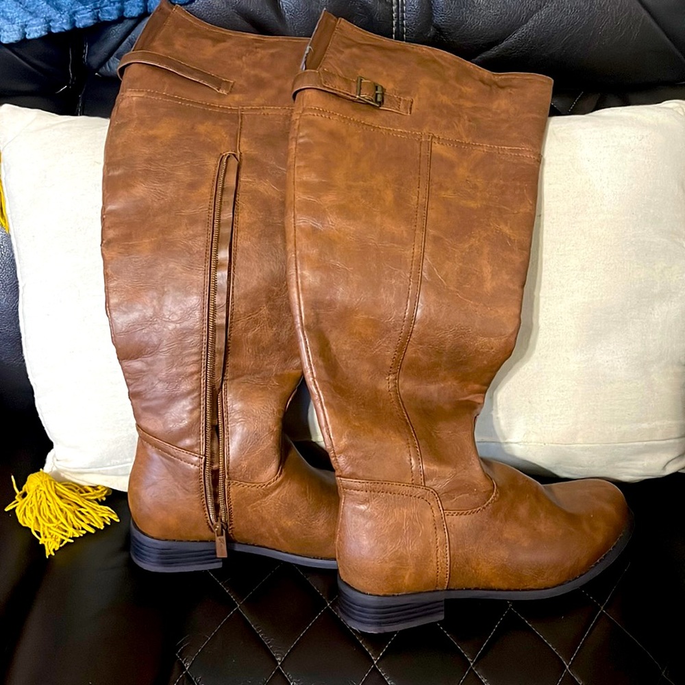 Tall boots very comfortable